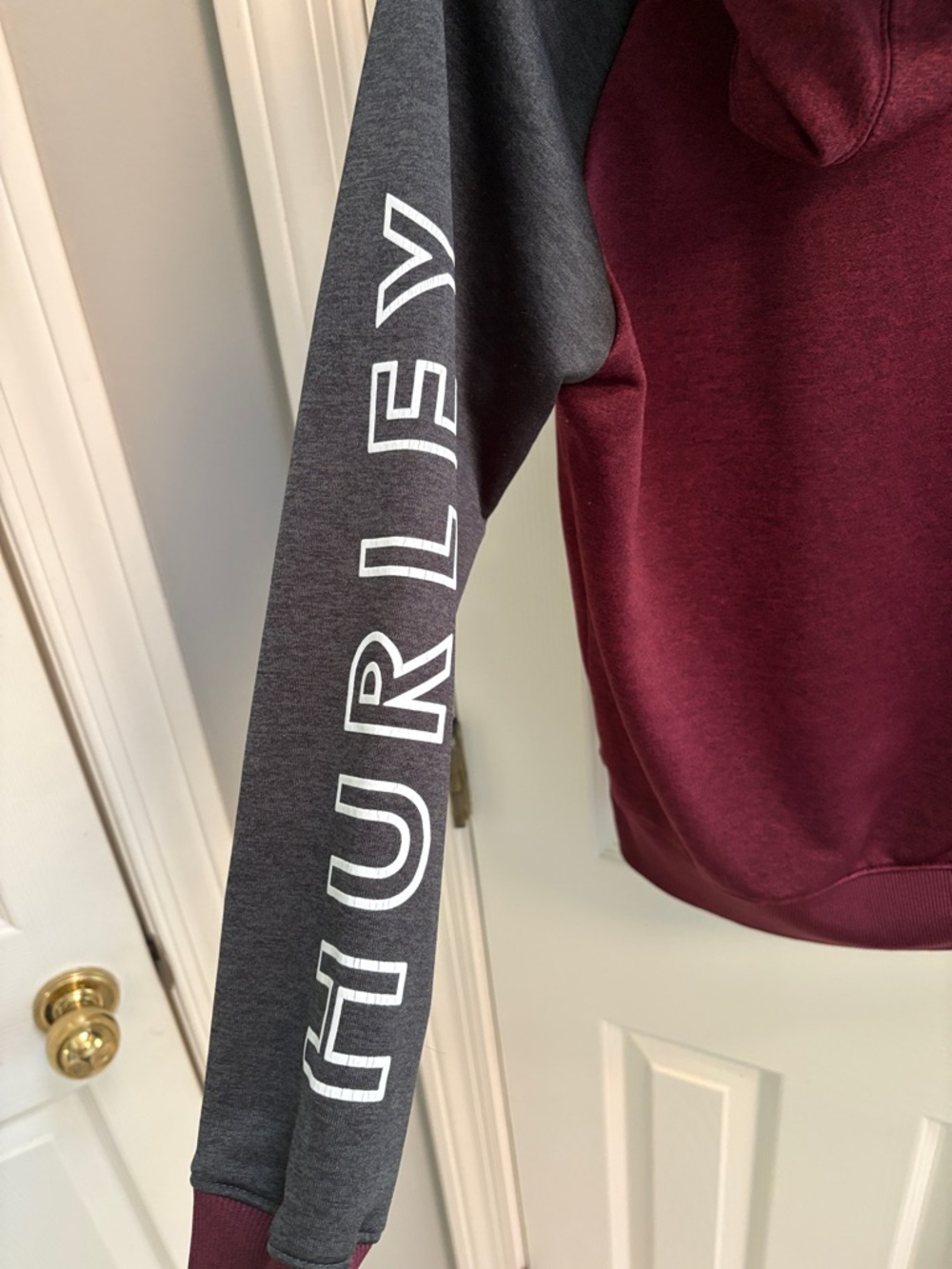 Like Hurley youth boys Burgundy & Charcoal Logo Pullover Hoodie size M. - Picture 4 of 4